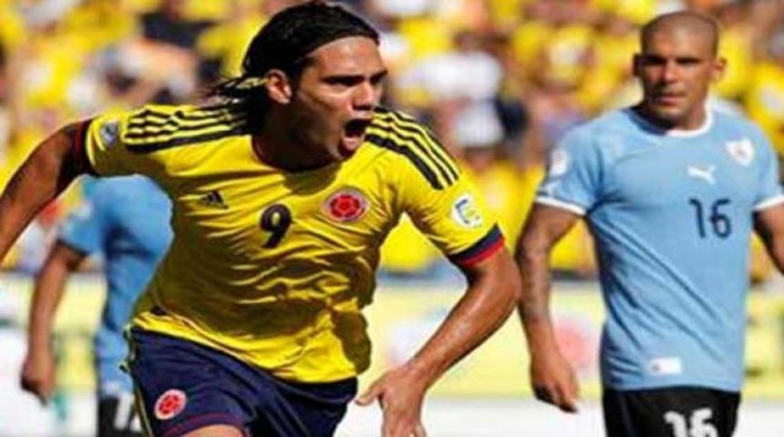 Falcao ve Teofilo, Muslera'ya acımadı!