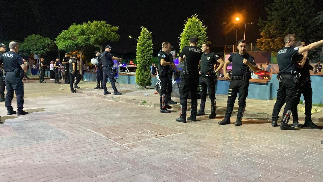 1200xauto Düğünde iki taraf arasında "oyun" kavgası! "Hep siz mi oynayacaksınız?" 25 gözaltı