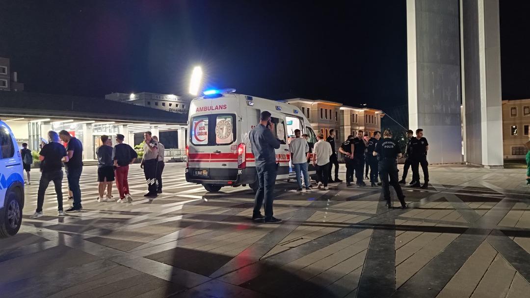 1200xauto 14 yaşındaki genç kız katliam yarattı! Geleni geçeni bıçakladı... Olay yeri savaş alanına döndü