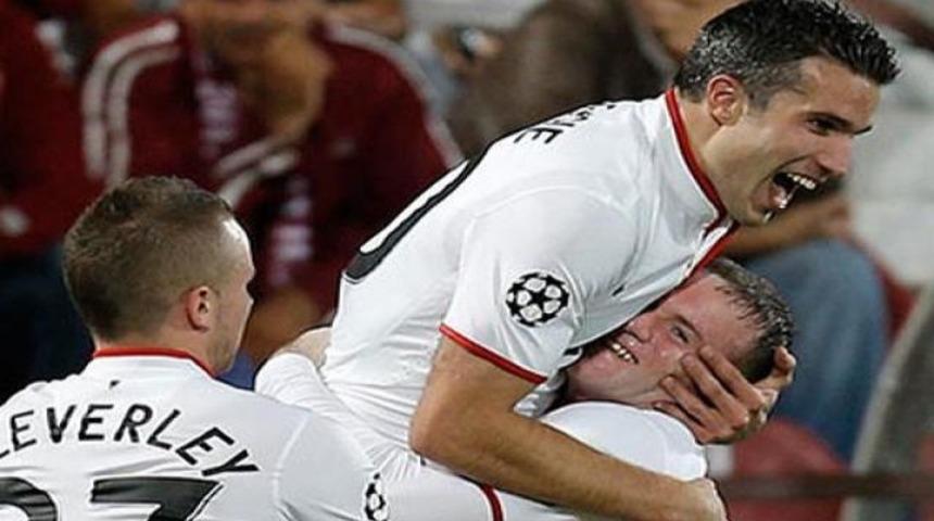 Van Persie ManU'yu u&ccedil;urdu..!