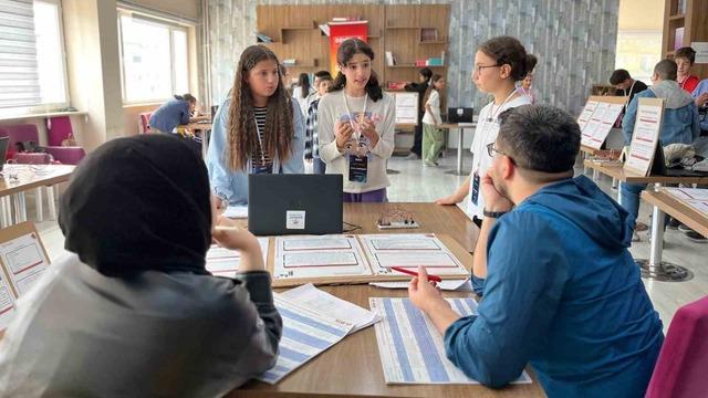 Bayburt Deneyap Atölyesi öğrencileri projelerini sergiledi