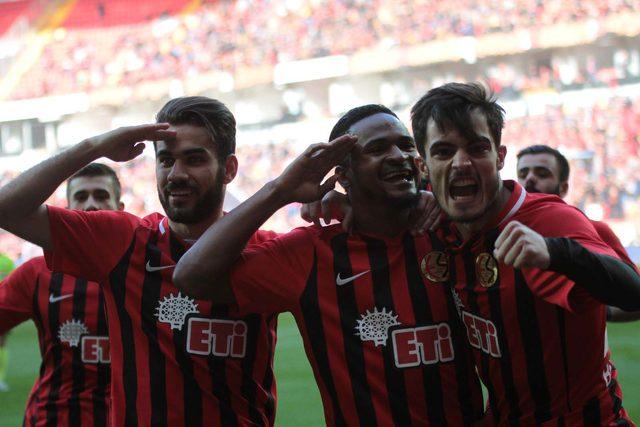 Eskişehirspor-Adana Demirspor: 2-2