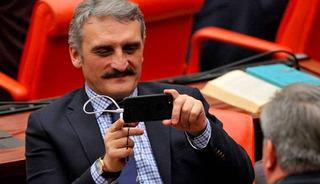 1923'e 'kanlı darbe' dedi, yetmedi reklam bile verdi!