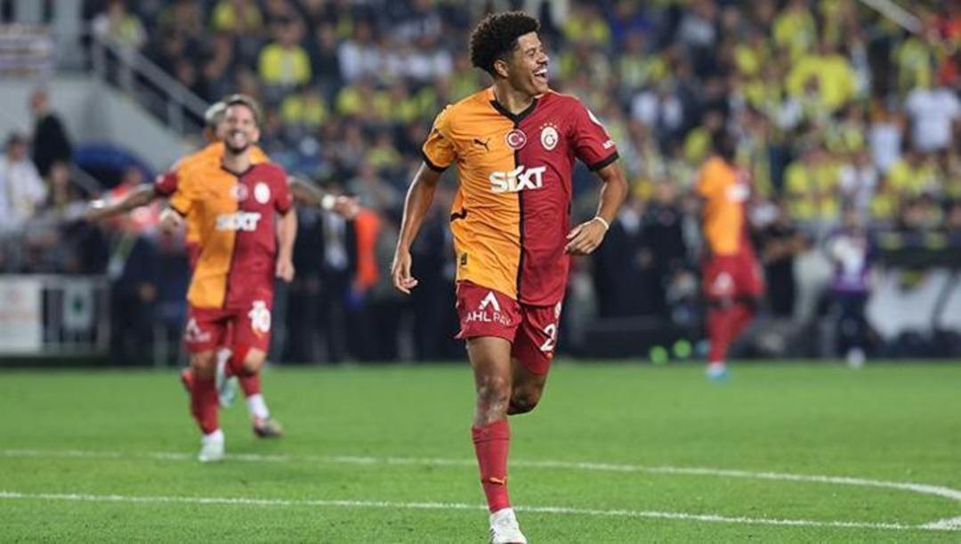Galatasaray ın Brezilyalı oyuncusu Gabriel Sara ESPN Brasil e açıklamalarda bulundu! Alex De Souza ve Fenerbahçe hakkında söyledikleri gündem oldu... 15
