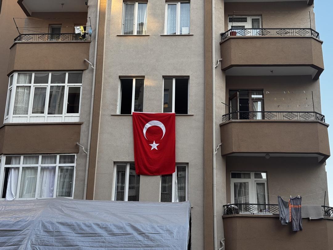 1200xauto Irak'ta şehit olan Özkan Özkanlı'nın, durumu iyi olmayan öğrencilere burs verdiği ortaya çıktı