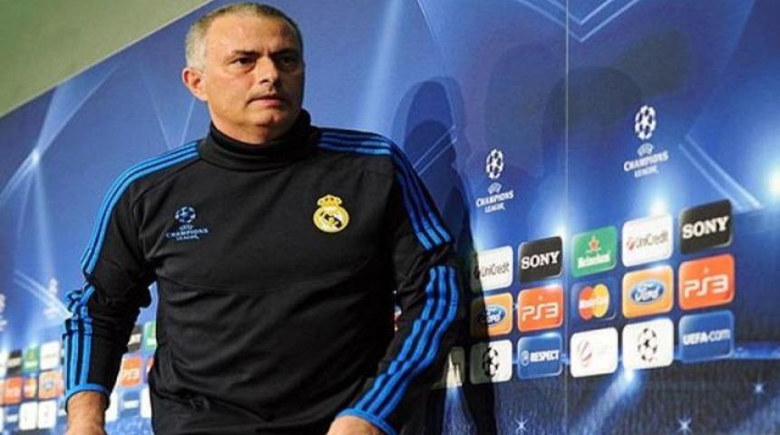 Yine Guardiola'ya sataştı!