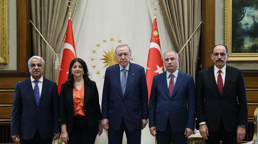 Beştepe'de kritik görüşme! Cumhurbaşkanı Erdoğan DEM Parti'nin İmralı heyetini kabul etti: İlk açıklama geldi