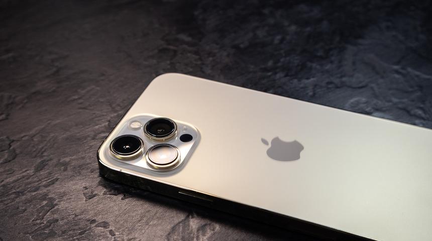 Yeni sızıntı! iPhone 17 Pro’da kamera çıkıntısı büyüyor, logo yer değiştiriyor