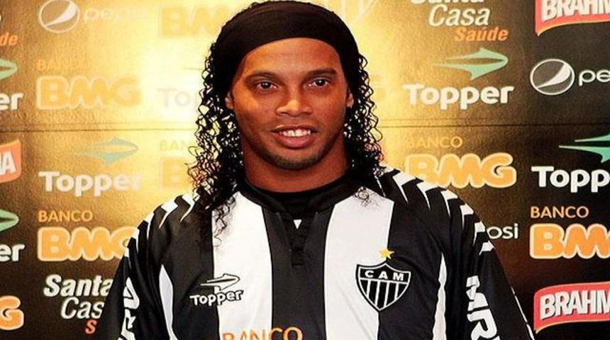 Ve Ronaldinho imzaladı!