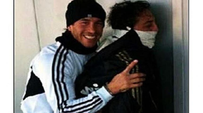 Mesut &Ouml;zil'i esir aldılar!