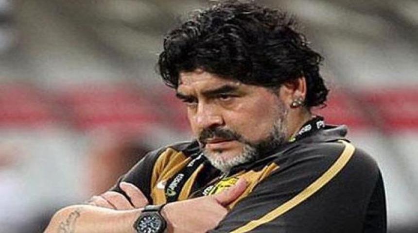 Maradona'ya 3 ma&ccedil; ceza!