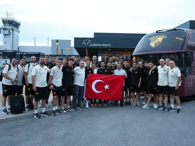 Göztepe'de beklenmedik olay! Yeni transfer apar topar hastaneye kaldırıldı