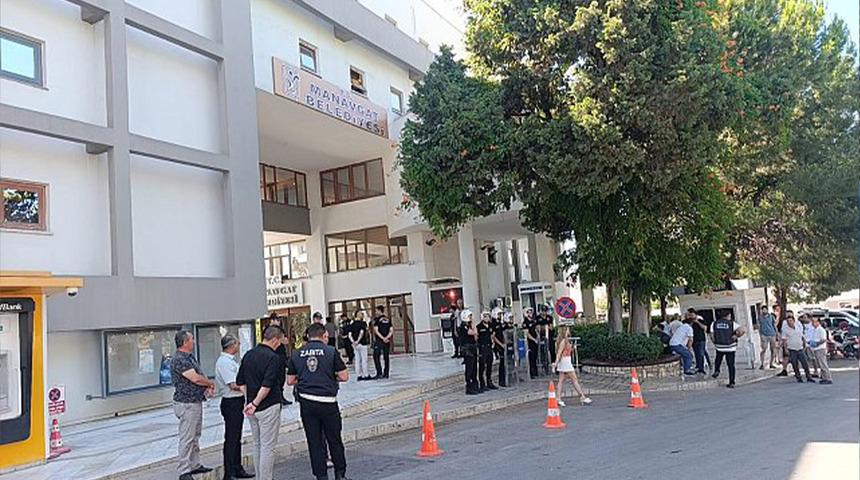 Manavgat Belediyesi'ne yönelik yolsuzluk soruşturması! Çok sayıda tutuklama