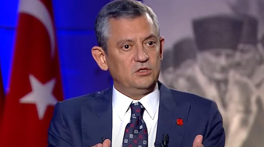 Baklava kutusu içindeki para görüntüleri gündem olmuştu! Özgür Özel: "Görüntüleri gördüm başımdan aşağı kaynar sular döküldü"