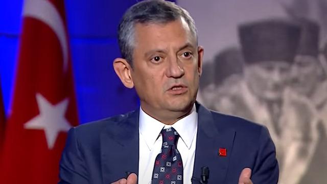 Baklava kutusu içindeki para görüntüleri gündem olmuştu! Özgür Özel: Görüntüleri gördüm başımdan aşağı kaynar sular döküldü