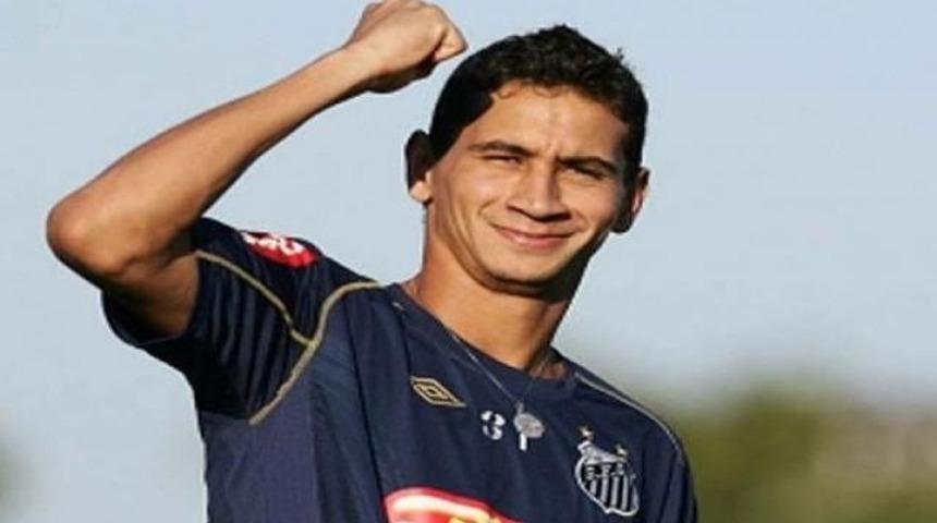 Alex'in veliahtı İtalya yolunda!