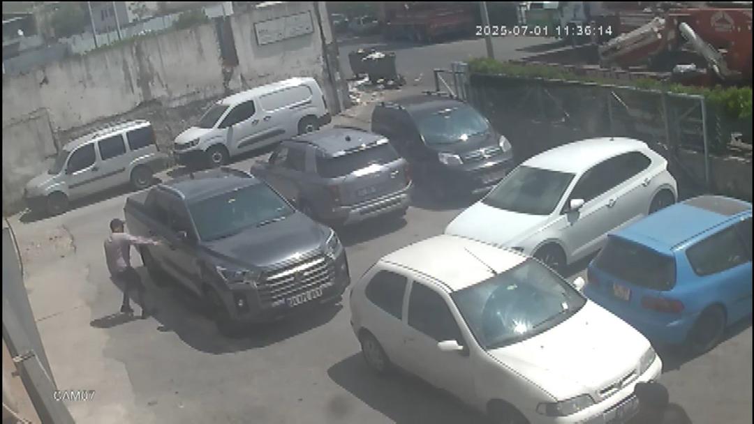 1200xauto Perulu hırsızlar İstanbul'da kamerada: Otomobilin camını kırıp içindeki 1,5 milyonu çaldılar!