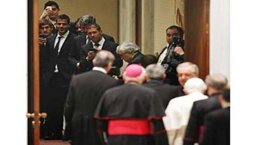 Arda Turan Vatikan'da...