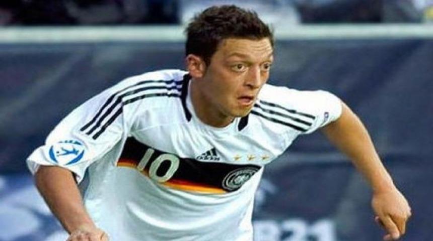 L&ouml;w'den Mesut'a T&uuml;rkiye baskısı!