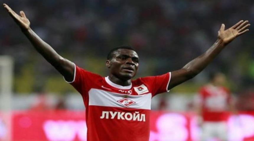 Ne yaptın &ouml;yle Emenike! (Video)