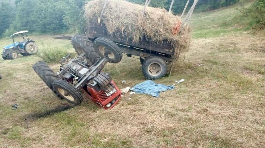 Tarlada devrilen traktörün altında kalan sürücü ağır yaralandı