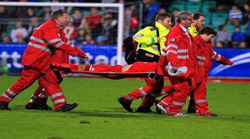 Yeşil sahada bir kalp krizi daha! (Video)