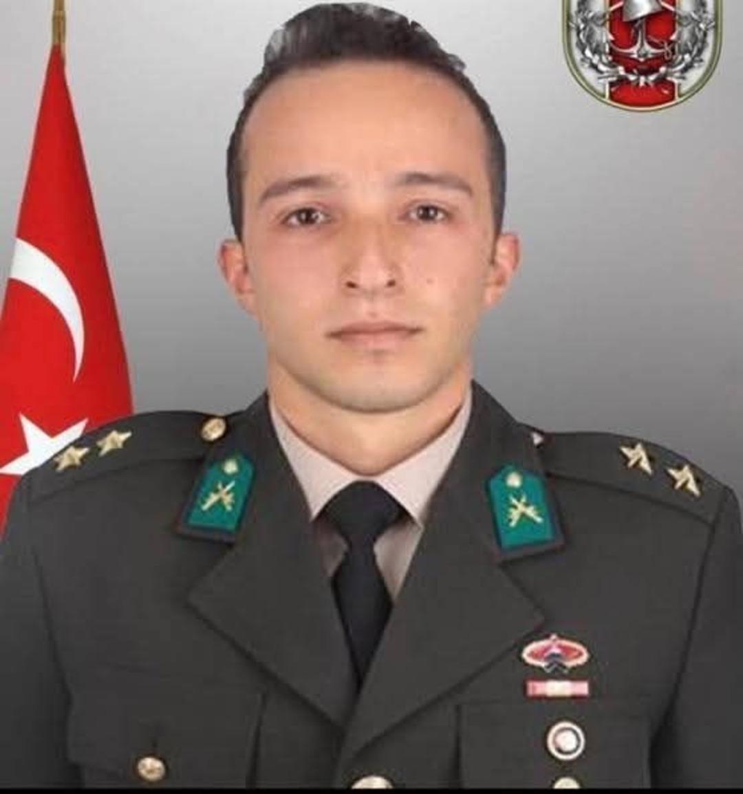 Türkiye şehitlerini uğurluyor! 12 kahramana son veda 5