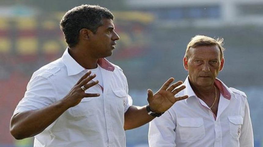 Rijkaard, İngiliz devine gidiyor!