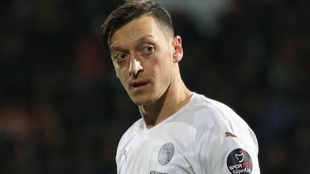 Mesut Özil, kuracağı akademide dünya çapında futbolcular yetiştirmeyi hedefliyor