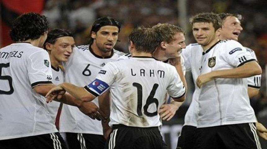 Almanlar 'Mesut' etti! (Video)