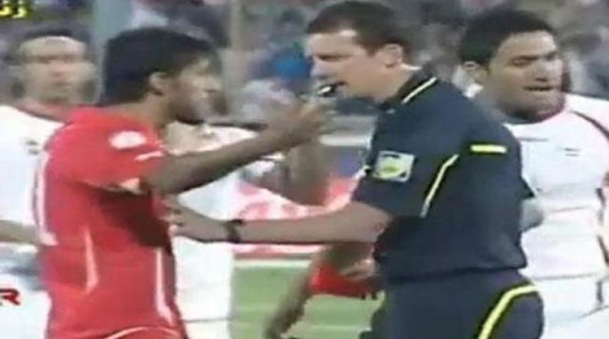 Rekorlar kitabına giren kırmızı kart! (Video)