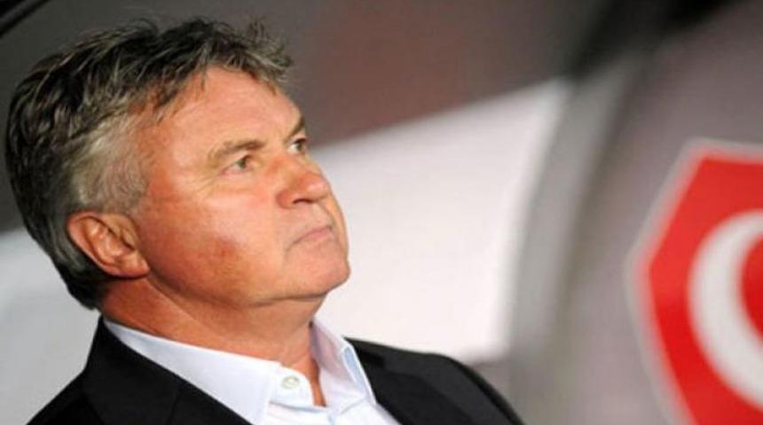 Chelsea'de g&ouml;zler Hiddink'te!