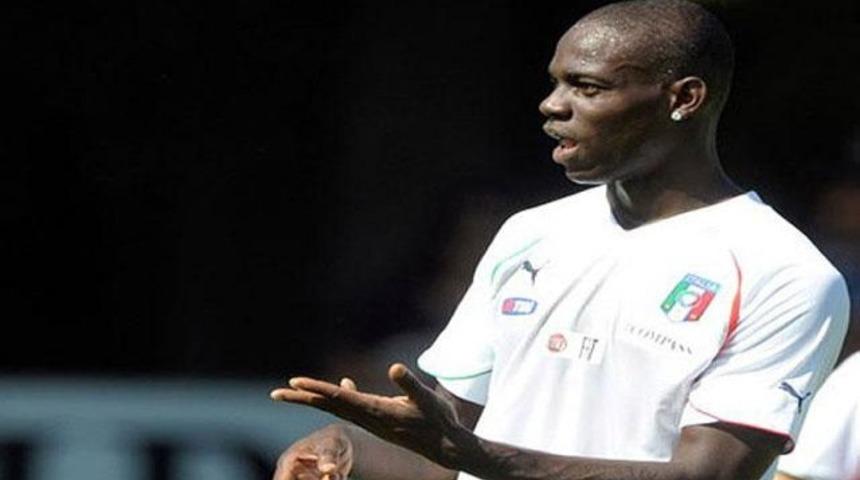 Balotelli evini yaktı!