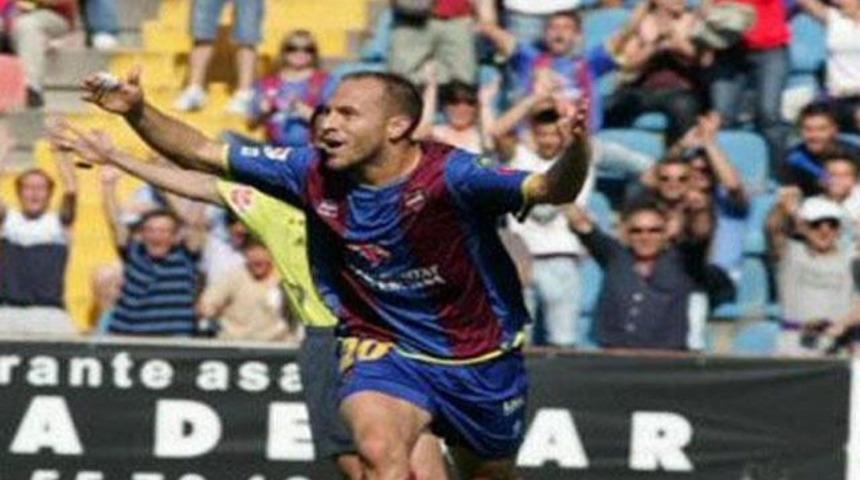 İspanya La Liga'da tahtı "Kurbağalar" bastı