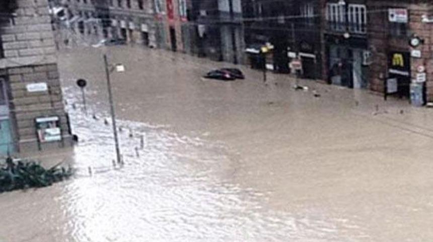 Genoa'yı yağmur vurdu!