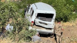Elazığ'da hafif ticari araç şarampole uçtu: 1 kişi hayatını kaybetti