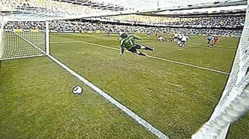 Saatine bakıp gol&uuml; g&ouml;recek!