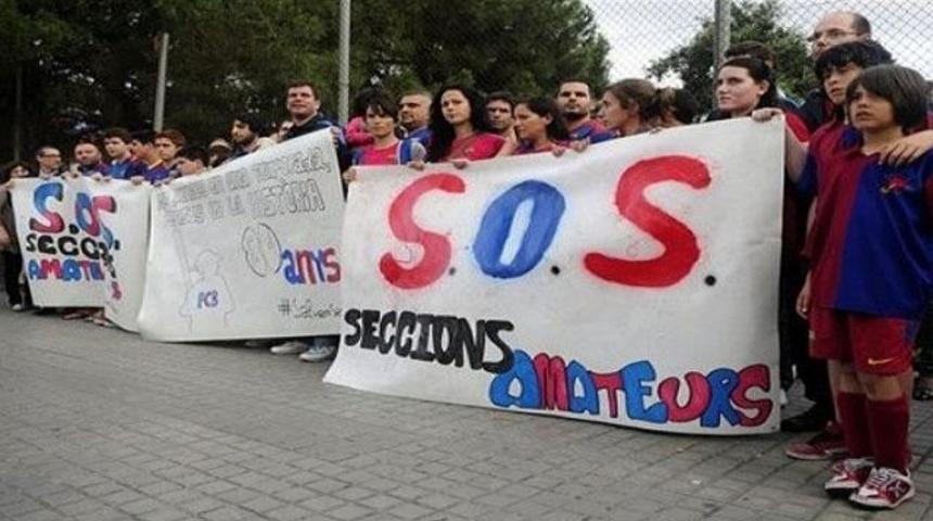 Bar&ccedil;a taraftarı &ccedil;ıldırdı!