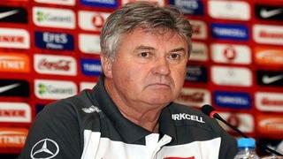 Hiddink, Cruyff'u reddetti!