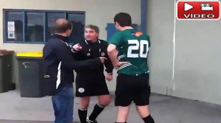 Cinsel organa kırmızı kart! (Video)
