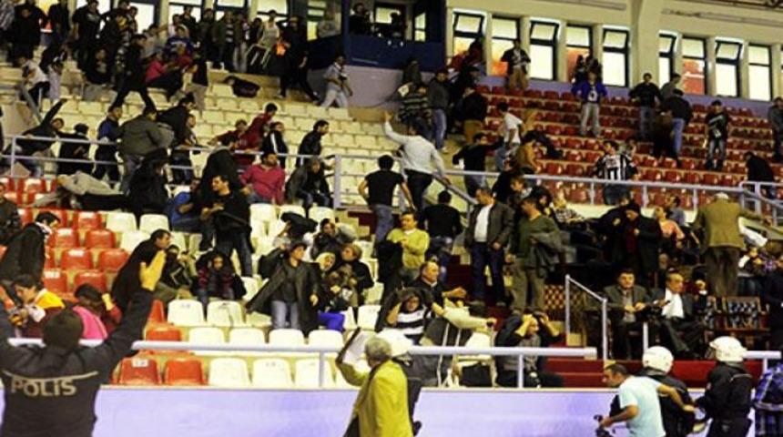 Olaylı ma&ccedil; kaldığı yerden devam edecek..!