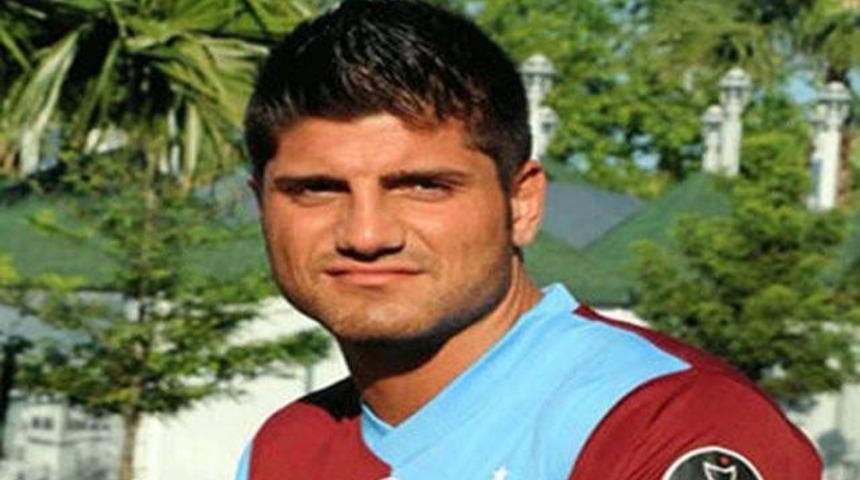 Barış &Ouml;zbek k&uuml;me d&uuml;şt&uuml;!