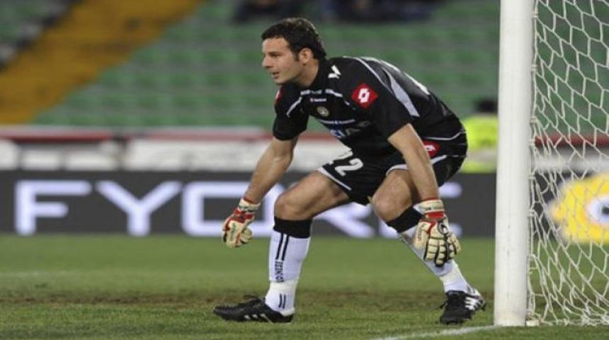 Handanovic yuvada kaldı!