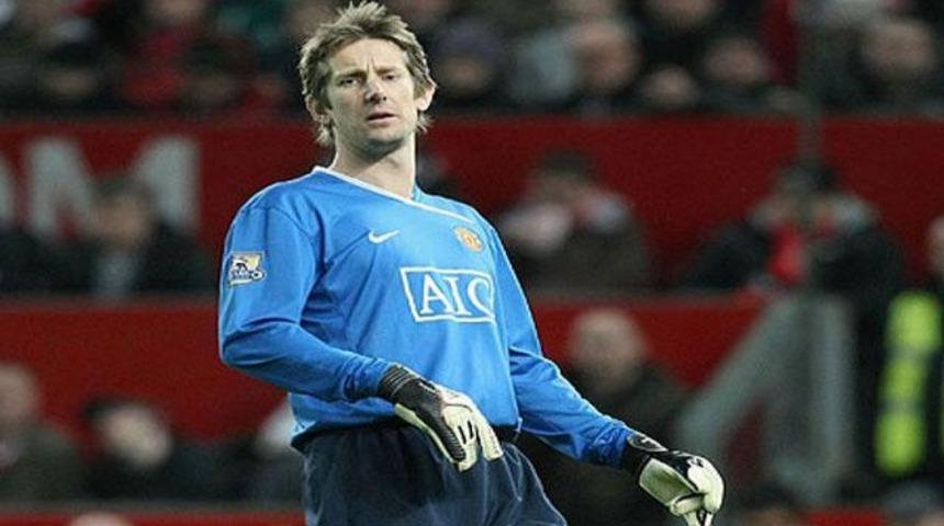 Efsane kaleci sahalara veda etti!