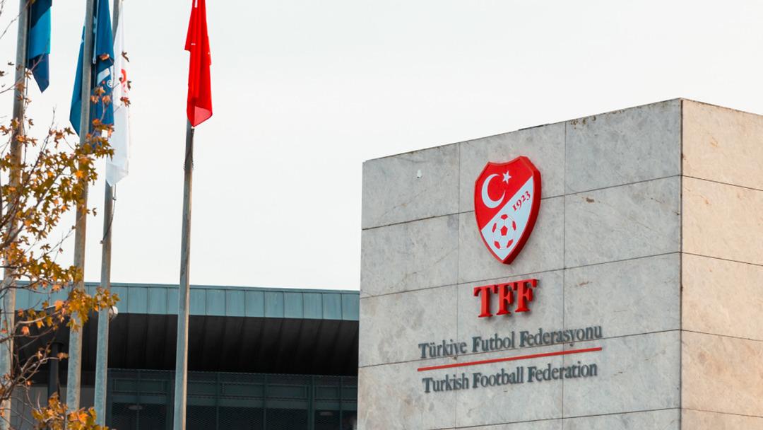 Yeni sezon öncesi müjde! Süper Lig maçlarına artık sadece kimlik kartlarıyla da girilebilecek 1
