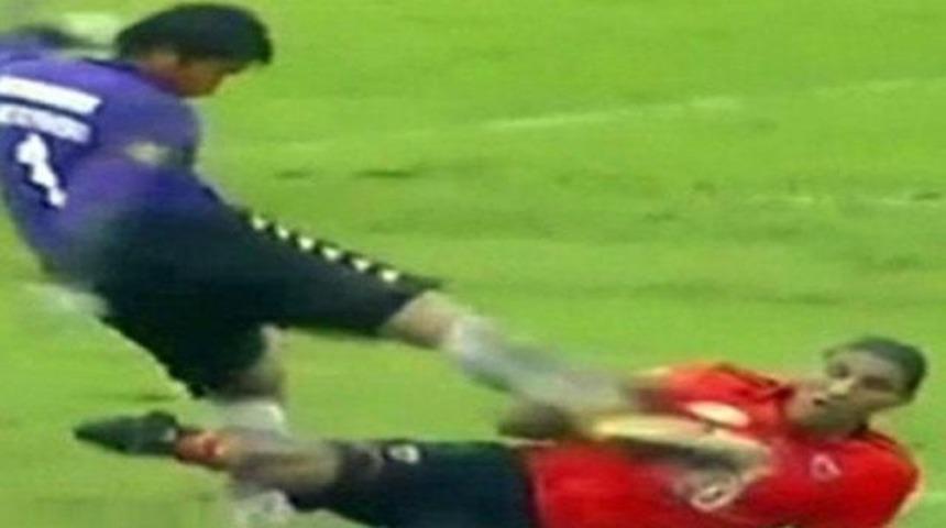 Rakibe &ouml;l&uuml;mc&uuml;l tekme! (Video)