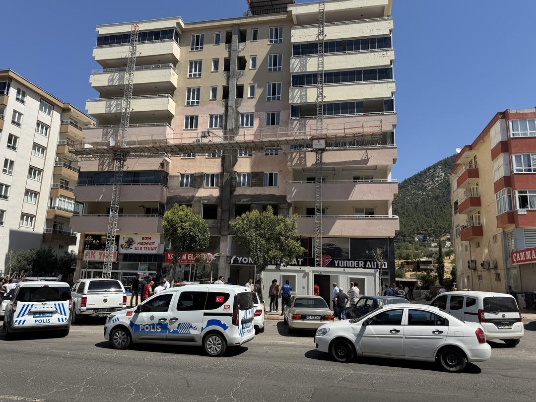 Kahramanmaraş ta feci olay! İskele çöktü: 2 işçi hayatını kaybetti! 1