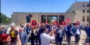 CHP'li vekillerin sloganlarına AK Partililer karşılık verdi!