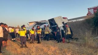 Kuzey Marmara Otoyolu'nda feci kaza! Devrilen tırdaki 2 kişi hayatını kaybetti