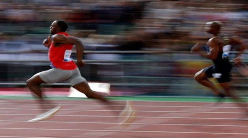 Bolt yine u&ccedil;tu!